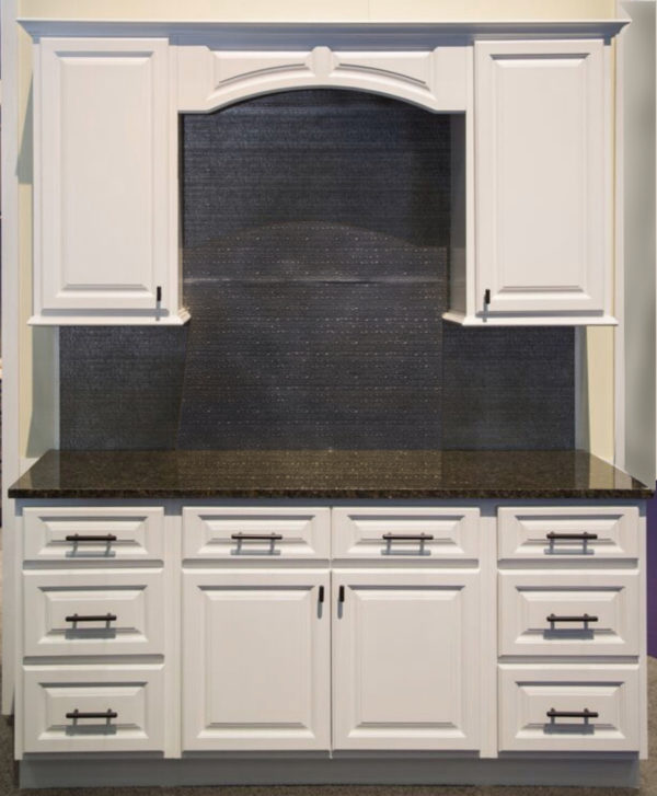 Very White Kitchen Cabintes